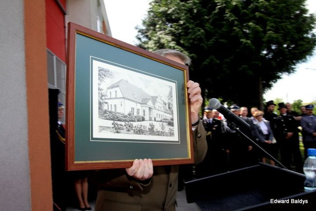 Strażacy świętowali przed komendą (wideo i zdjęcia)
