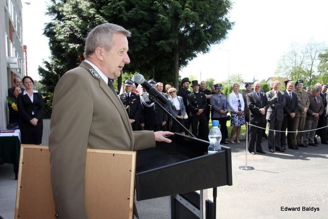 Strażacy świętowali przed komendą (wideo i zdjęcia)