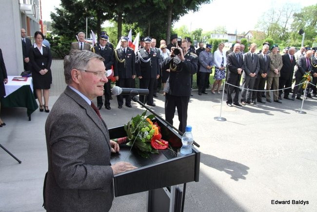 Strażacy świętowali przed komendą (wideo i zdjęcia)