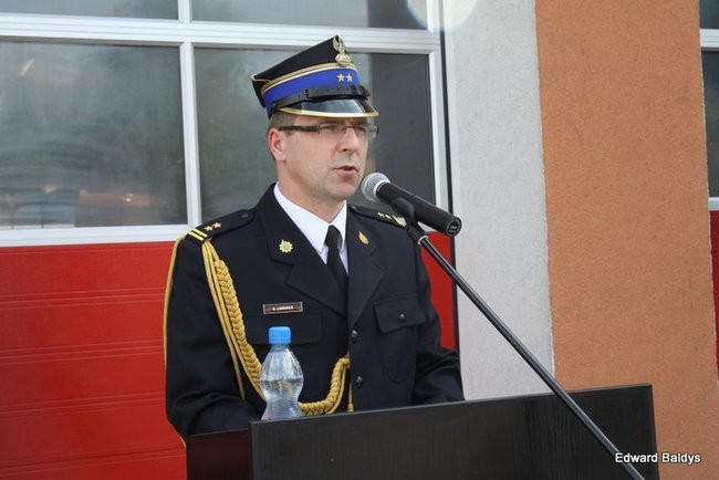 Strażacy świętowali przed komendą (wideo i zdjęcia)