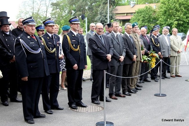 Strażacy świętowali przed komendą (wideo i zdjęcia)
