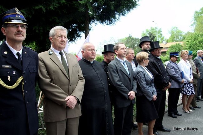 Strażacy świętowali przed komendą (wideo i zdjęcia)