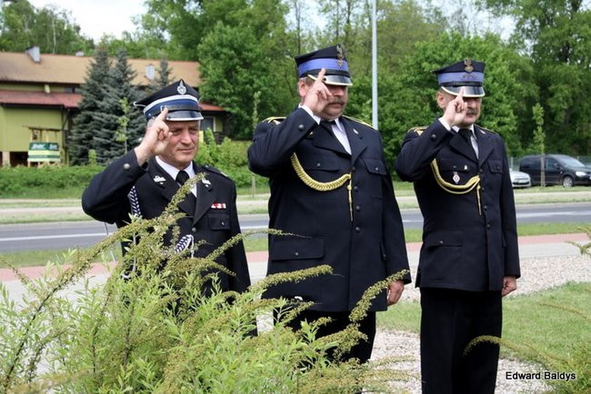 Strażacy świętowali przed komendą (wideo i zdjęcia)
