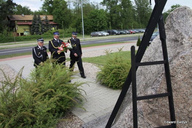 Strażacy świętowali przed komendą (wideo i zdjęcia)