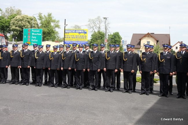 Strażacy świętowali przed komendą (wideo i zdjęcia)