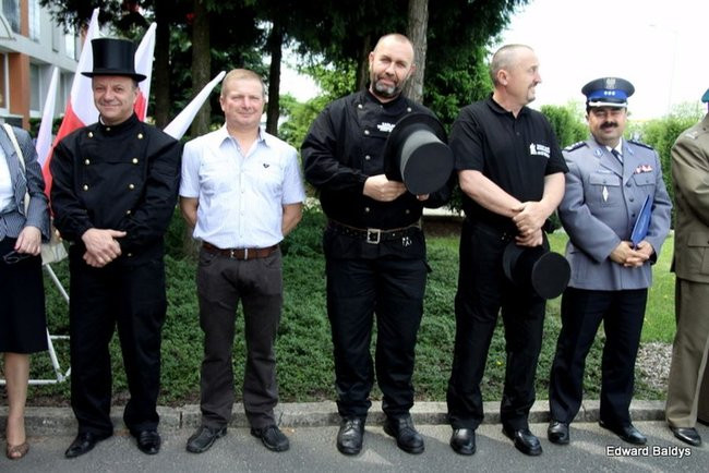 Strażacy świętowali przed komendą (wideo i zdjęcia)