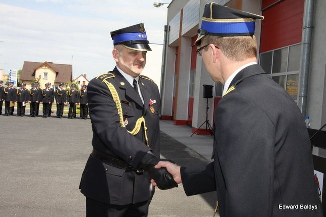 Strażacy świętowali przed komendą (wideo i zdjęcia)