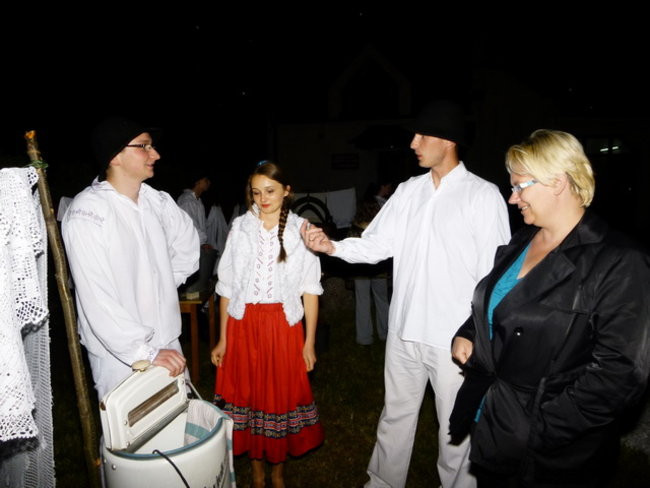 Noc w wiatraku (zdjęcia)