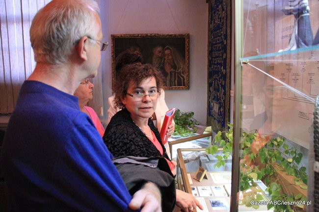 Oblężona synagoga (zdjęcia)