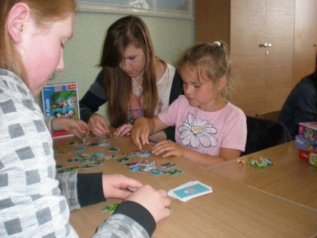 W Rydzynie przedszkolacy bawią się z gimnazjalistami (zdjęcia)