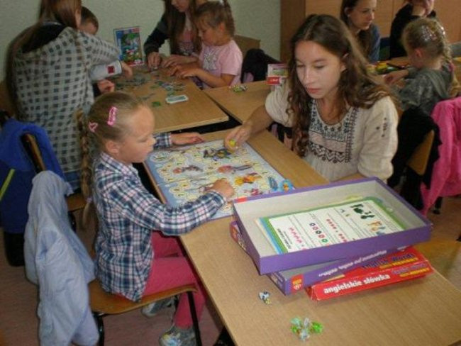 W Rydzynie przedszkolacy bawią się z gimnazjalistami (zdjęcia)