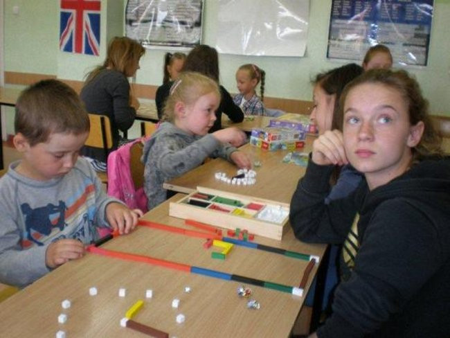 W Rydzynie przedszkolacy bawią się z gimnazjalistami (zdjęcia)