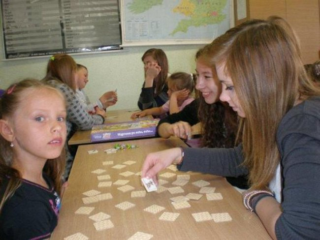 W Rydzynie przedszkolacy bawią się z gimnazjalistami (zdjęcia)