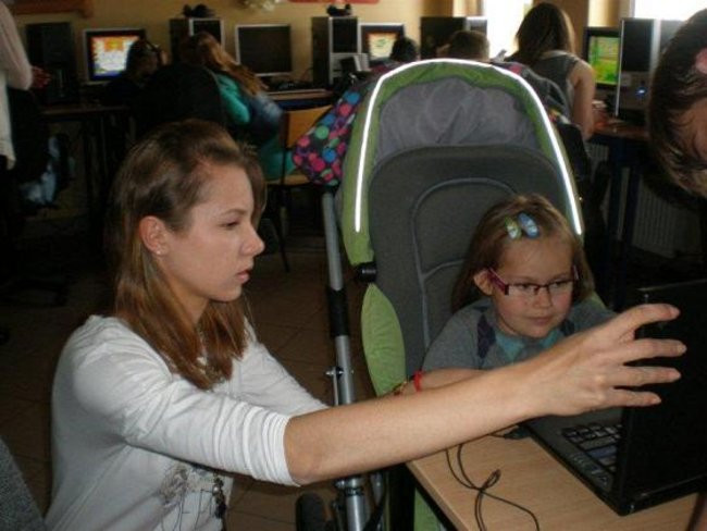 W Rydzynie przedszkolacy bawią się z gimnazjalistami (zdjęcia)