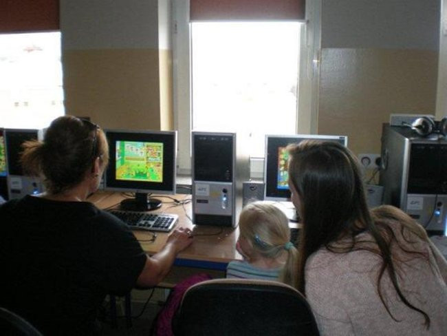 W Rydzynie przedszkolacy bawią się z gimnazjalistami (zdjęcia)