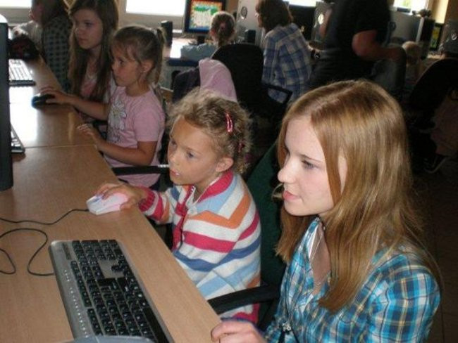 W Rydzynie przedszkolacy bawią się z gimnazjalistami (zdjęcia)