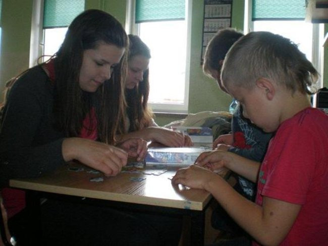 W Rydzynie przedszkolacy bawią się z gimnazjalistami (zdjęcia)