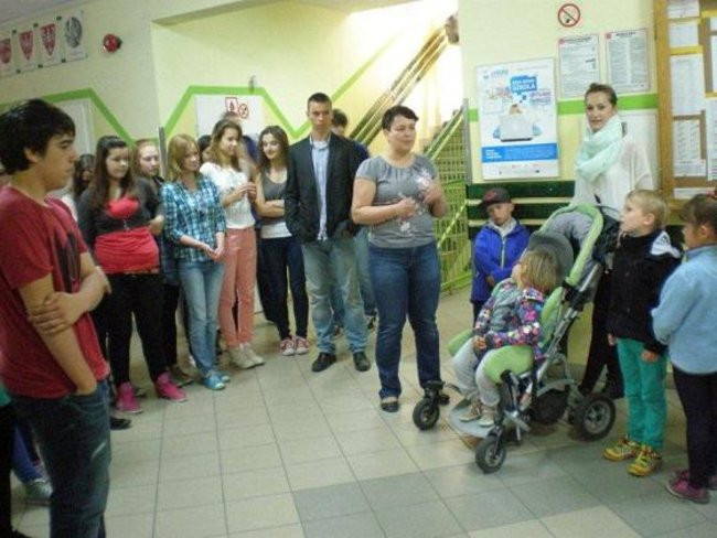 W Rydzynie przedszkolacy bawią się z gimnazjalistami (zdjęcia)