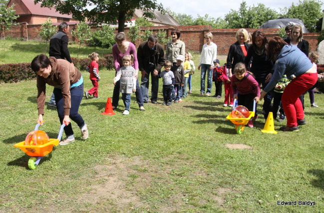 Festyn Przedszkola w Drzeczkowie (zdjęcia )