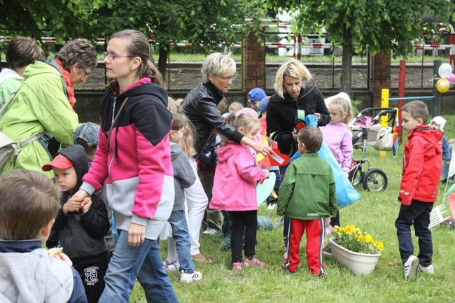 Przedszkolaki dla mamy i taty (zdjęcia)