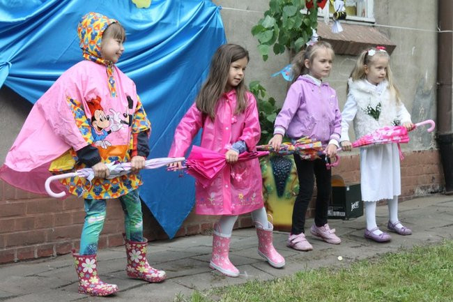 Przedszkolaki dla mamy i taty (zdjęcia)