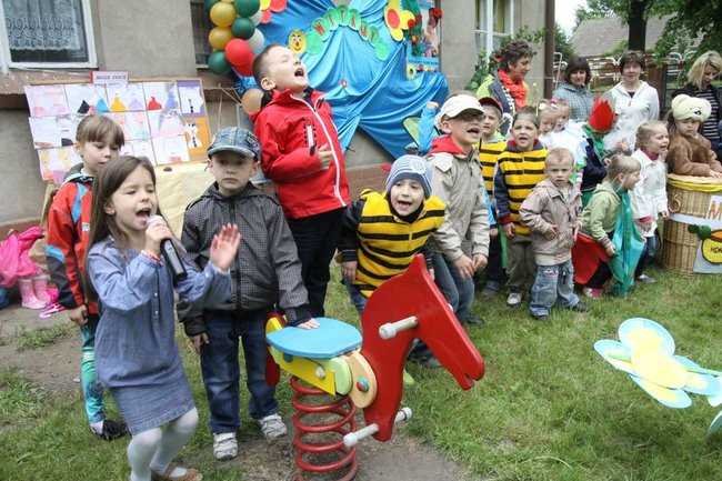 Przedszkolaki dla mamy i taty (zdjęcia)