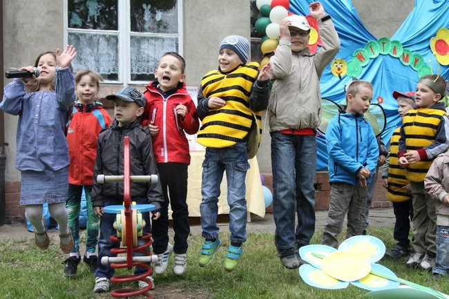 Przedszkolaki dla mamy i taty (zdjęcia)