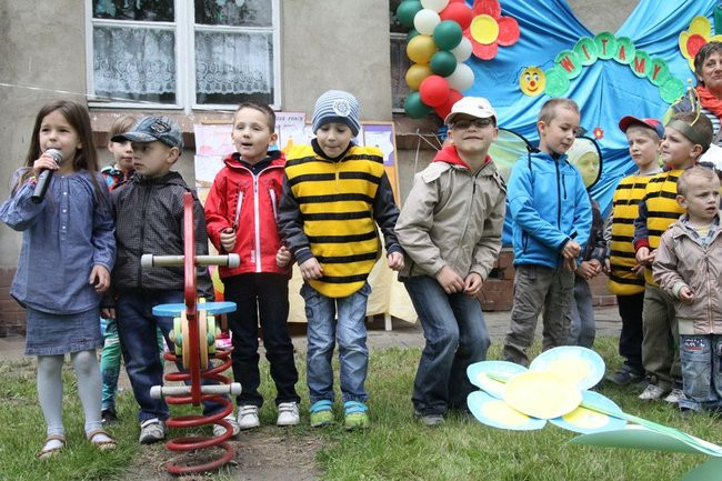 Przedszkolaki dla mamy i taty (zdjęcia)