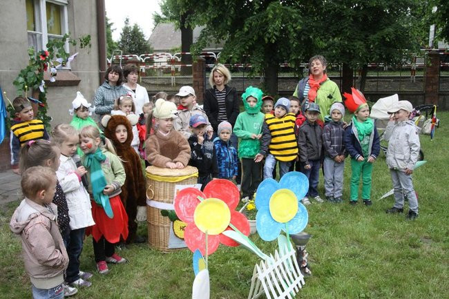 Przedszkolaki dla mamy i taty (zdjęcia)