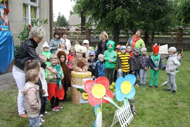 Przedszkolaki dla mamy i taty (zdjęcia)