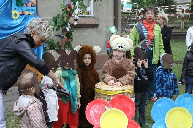 Przedszkolaki dla mamy i taty (zdjęcia)