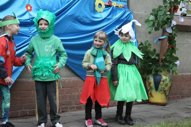 Przedszkolaki dla mamy i taty (zdjęcia)