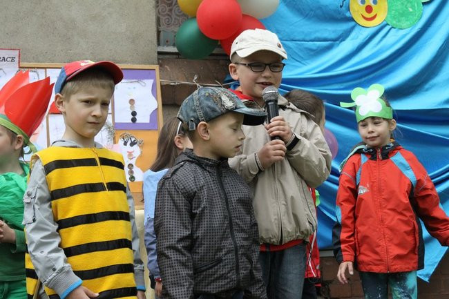 Przedszkolaki dla mamy i taty (zdjęcia)