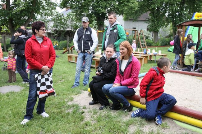 Przedszkolaki dla mamy i taty (zdjęcia)