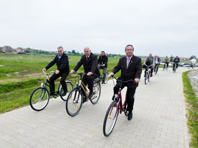 Dużo wody pod Rydzyną (zdjęcia)