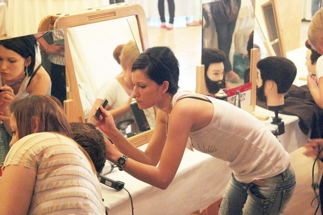 Jak czeszą uczennice (zdjęcia)