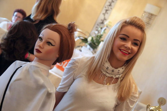 Jak czeszą uczennice (zdjęcia)