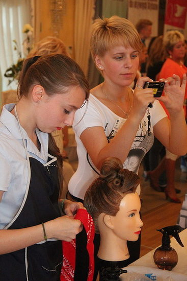 Jak czeszą uczennice (zdjęcia)