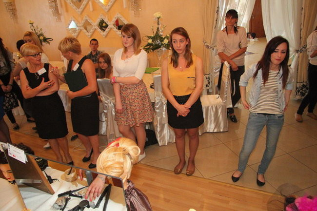 Jak czeszą uczennice (zdjęcia)