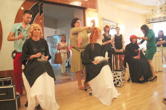 Jak czeszą uczennice (zdjęcia)