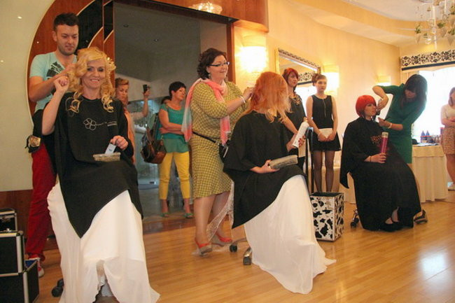 Jak czeszą uczennice (zdjęcia)