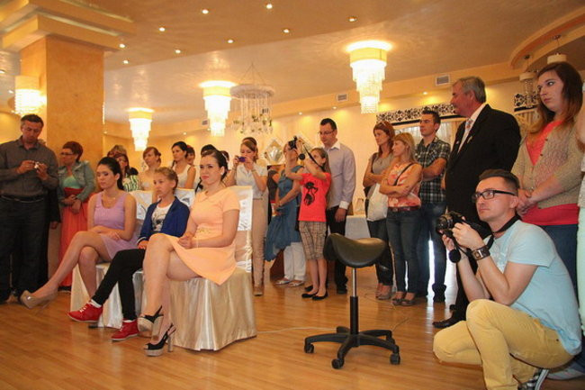 Jak czeszą uczennice (zdjęcia)