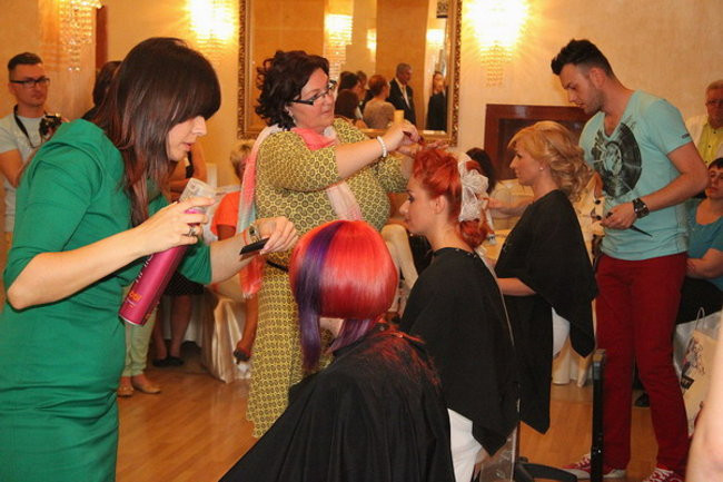 Jak czeszą uczennice (zdjęcia)