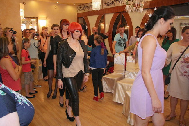 Jak czeszą uczennice (zdjęcia)