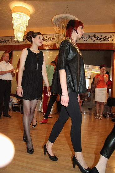 Jak czeszą uczennice (zdjęcia)