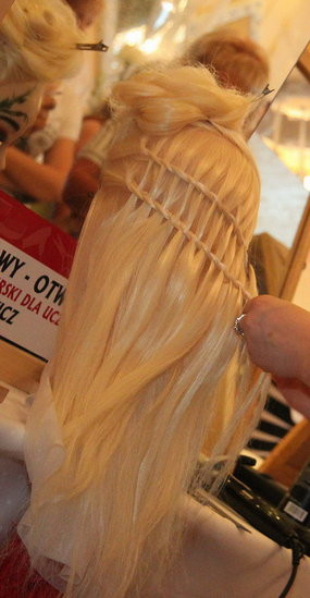 Jak czeszą uczennice (zdjęcia)