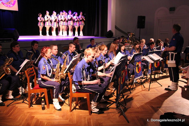 Mażoretki wystąpiły w MOK-u (wideo i zdjęcia)