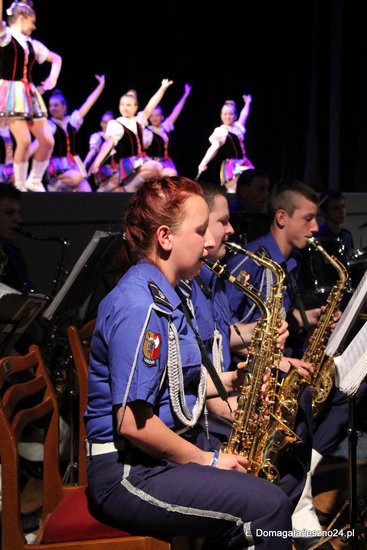 Mażoretki wystąpiły w MOK-u (wideo i zdjęcia)