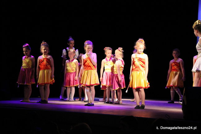 Mażoretki wystąpiły w MOK-u (wideo i zdjęcia)