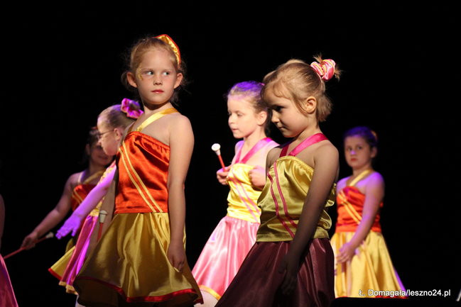 Mażoretki wystąpiły w MOK-u (wideo i zdjęcia)